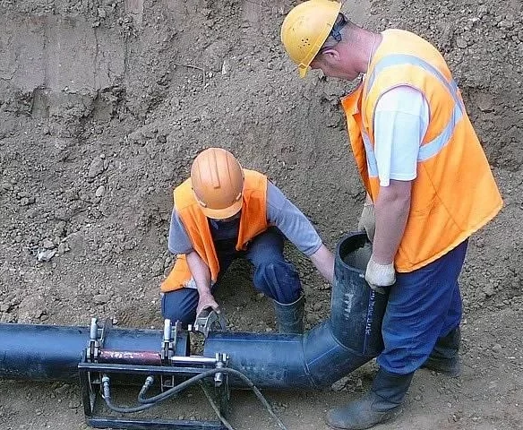 157970324_avarijnyj-remont-vodoprovoda